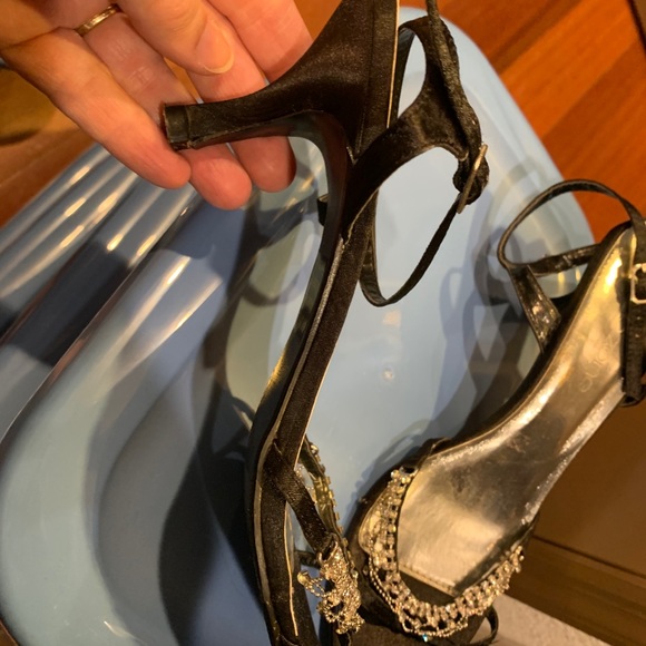 Dress Shoes with 2in heel - Picture 2 of 3